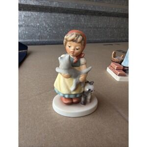 Goebel 2007 Limited Edition Girl Holding Cat Figurine 8042/25000